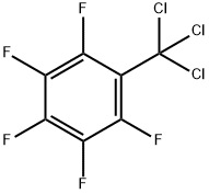 (Trichloromethyl）pentafluorobenzene